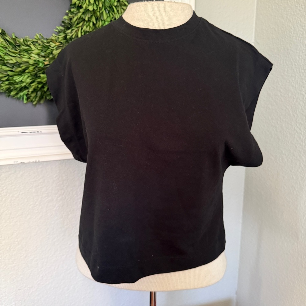 Black Zara Sleeveless Muscle Tee Tank Top - Size Small